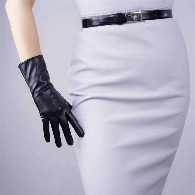 Five Fingers Gloves 28cm Touchscreen Medium And Long Section Emulation Leather Patent PU Bright Black Lined Warm Coffee Brown
Five Fingers Gloves 28cm Touchscreen Medium And Long Section Emulation Leather Patent PU Bright Black Lined Warm Coffee Brown