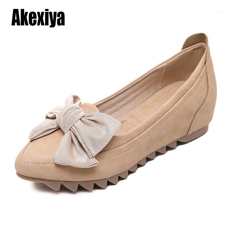 Women Wedge Shoes Summer Autumn Casual High heels Breathable bow-knot Heel Pointed Toe Leather high heels u1981, Black
Women Wedge Shoes Summer Autumn Casual High heels Breathable bow-knot Heel Pointed Toe Leather high heels u1981, Black
