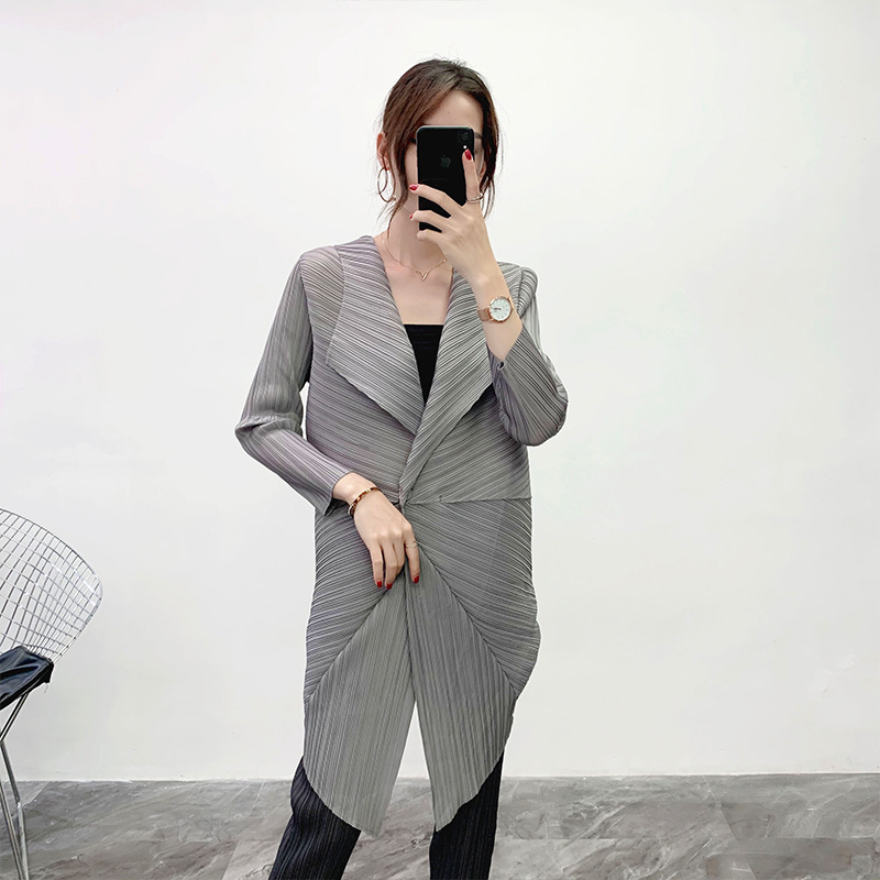 LANMREM High qualty personality pleated long coat for female Summer temperament single button loose large size trench YJ175 201111