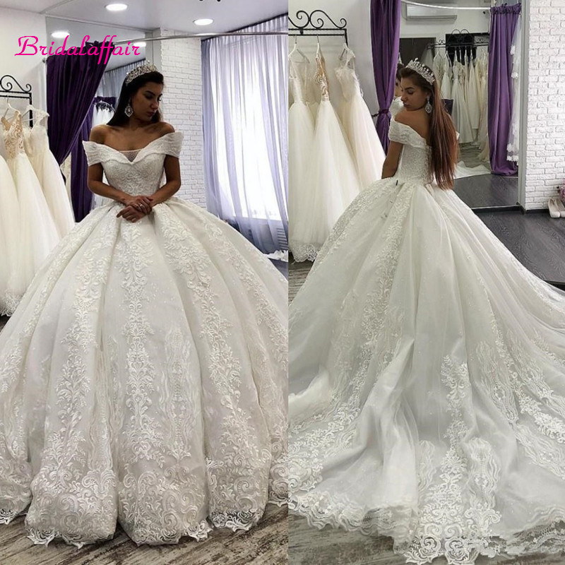 Arabic Lace Ball Gown Dresses Off the Shoulder Chapel Wedding Gowns Sequins Beaded Plus Size Bridal Dress Q1110, Ivory
Arabic Lace Ball Gown Dresses Off the Shoulder Chapel Wedding Gowns Sequins Beaded Plus Size Bridal Dress Q1110, Ivory
