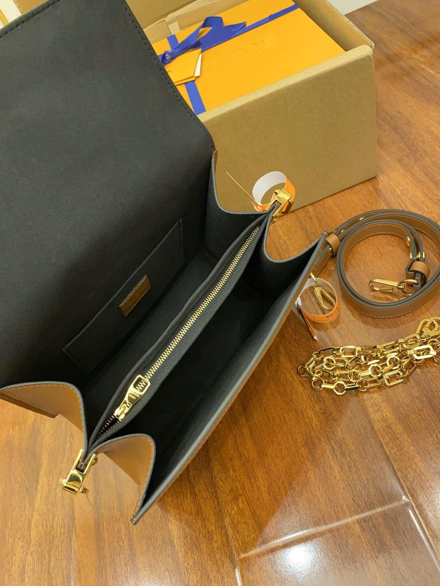 Purse Flower Bag Leather M44580 Mono DAUPHINE Weaving Womens Handbag Bags CrossBody Shoulder Tote Metal M44391 Hasp Classic Tpvpl
Purse Flower Bag Leather M44580 Mono DAUPHINE Weaving Womens Handbag Bags CrossBody Shoulder Tote Metal M44391 Hasp Classic Tpvpl