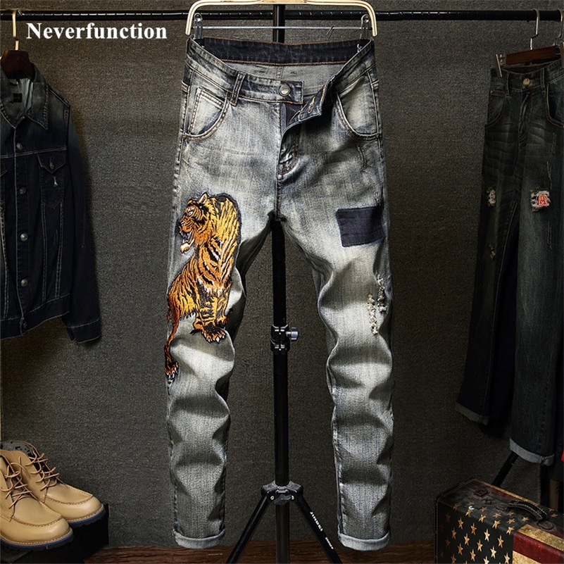 Men streetwear Tiger embroidery Hip hop Ripped Skinny jeans fashion Motorcycle Destroyed Holes casual biker Denim Trousers 201128, Gray
Men streetwear Tiger embroidery Hip hop Ripped Skinny jeans fashion Motorcycle Destroyed Holes casual biker Denim Trousers 201128, Gray