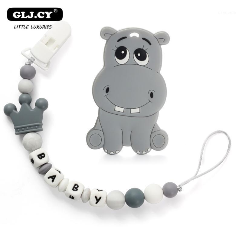 Personalized Name Handmade Pacifier Clips Holder Chain Silicone Pacifier Chains Hippo Baby Teether Teething Chain toy 1set1
Personalized Name Handmade Pacifier Clips Holder Chain Silicone Pacifier Chains Hippo Baby Teether Teething Chain toy 1set1