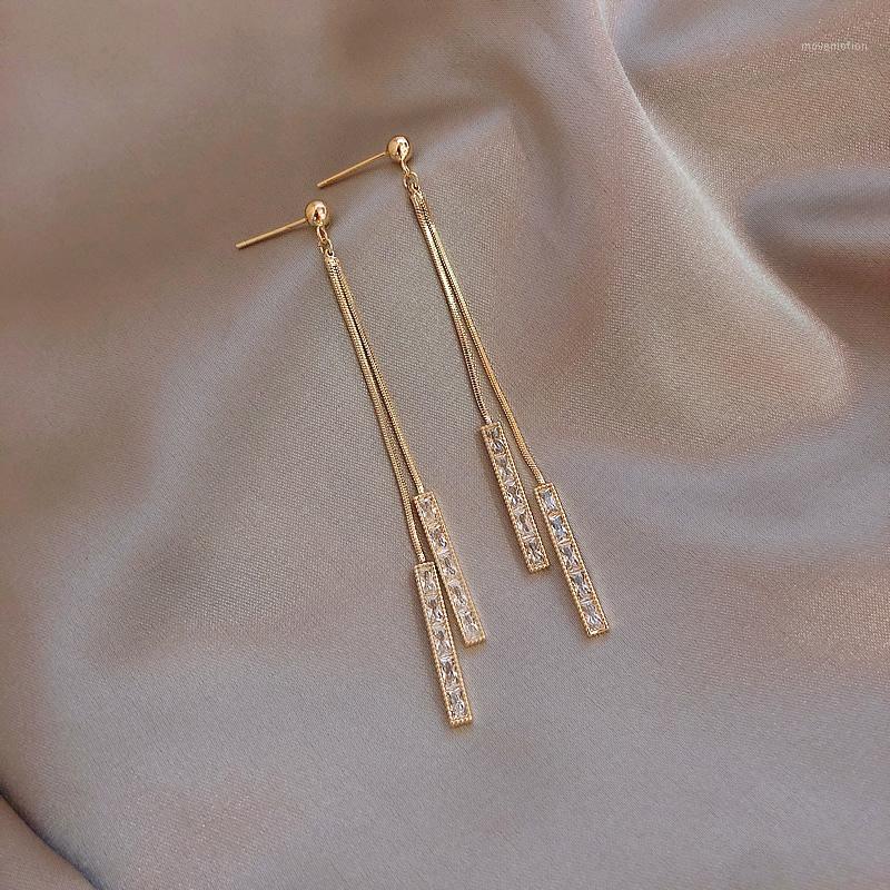 2020 Korea hot Fashion Jewelry Copper Inlaid Zircon Pendant Earrings Geometric Fringe Long Section Thin Female Elegant Earrings1
2020 Korea hot Fashion Jewelry Copper Inlaid Zircon Pendant Earrings Geometric Fringe Long Section Thin Female Elegant Earrings1