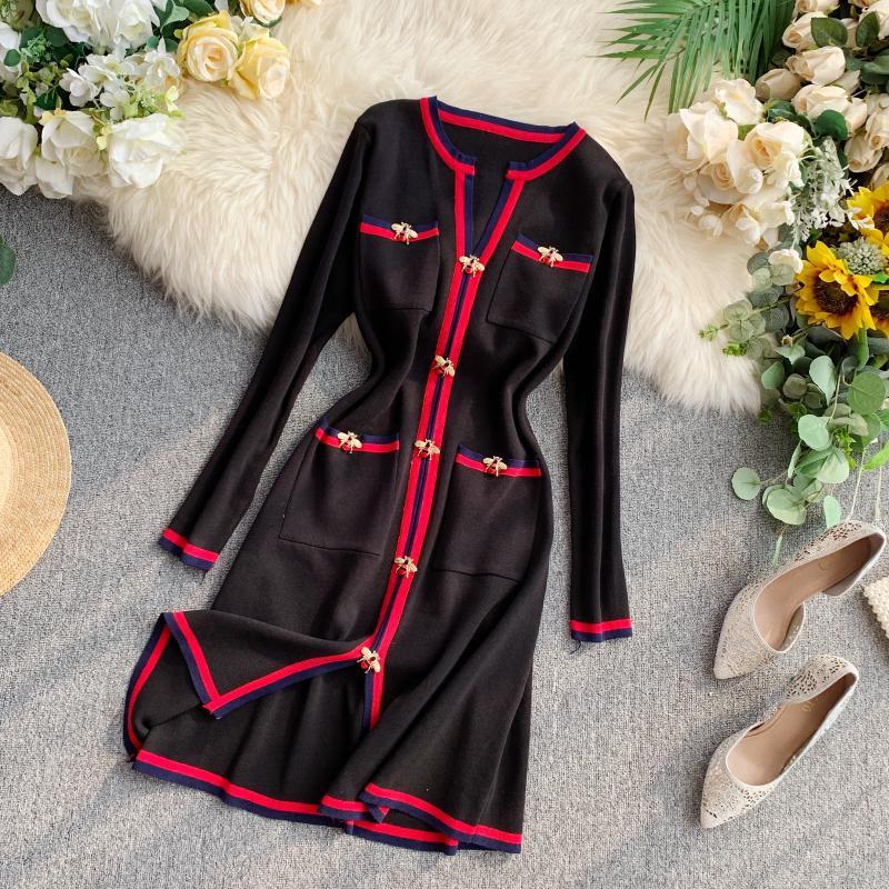 Contrast Colour Striped Knitted Women Mini Dress Autumn Winter Runway Bees Button V-Neck Long Sleeve Pocket Vintage Dress 210309