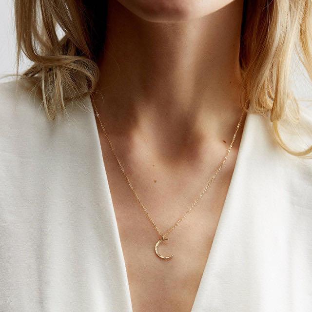 LODAY Attractive Women Necklace Moon Party Pendant Necklaces Stainless Steel Geometric Charm Chains Jewelry
LODAY Attractive Women Necklace Moon Party Pendant Necklaces Stainless Steel Geometric Charm Chains Jewelry