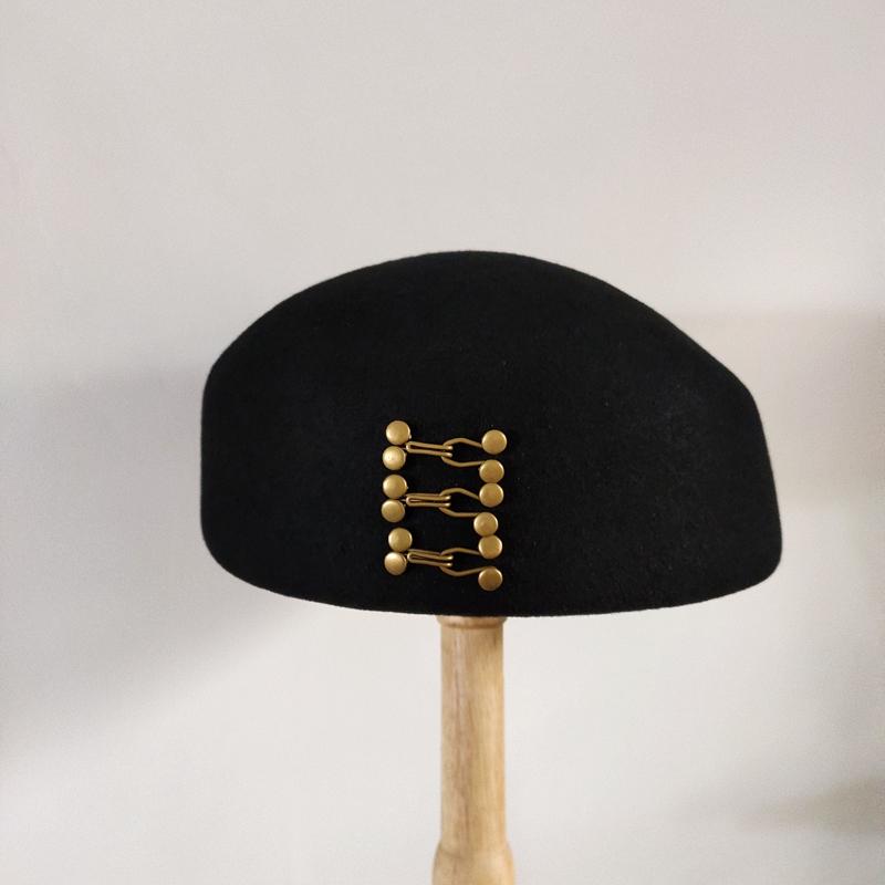 Autumn and winter cap wool beret for women retro Japan black female painter cap do old hook buds 
Autumn and winter cap wool beret for women retro Japan black female painter cap do old hook buds