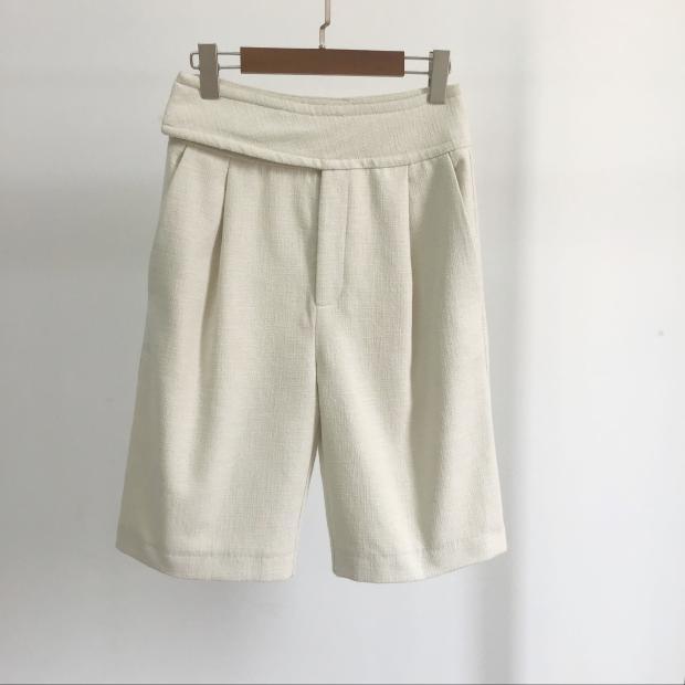 Women Pants Spring/Summer 2020 New Shorts Fashionable Casual Solid Color High Waist Knee Length Pants, Beige
Women Pants Spring/Summer 2020 New Shorts Fashionable Casual Solid Color High Waist Knee Length Pants, Beige
