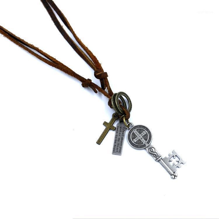 Genuine Leather Male Necklace 2020 High Quality Kay Pendant Handmade Retro Charming Jewelry Double Chain Wholesale1
Genuine Leather Male Necklace 2020 High Quality Kay Pendant Handmade Retro Charming Jewelry Double Chain Wholesale1