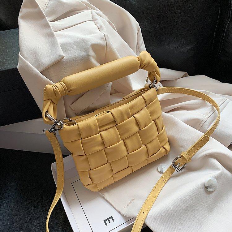 2021 New Trend Woven Pu Totes Crossbody Handbags And Purse Women Portable Handle Shoulder Bags Popular Simple Female Daily Bag, Black
2021 New Trend Woven Pu Totes Crossbody Handbags And Purse Women Portable Handle Shoulder Bags Popular Simple Female Daily Bag, Black