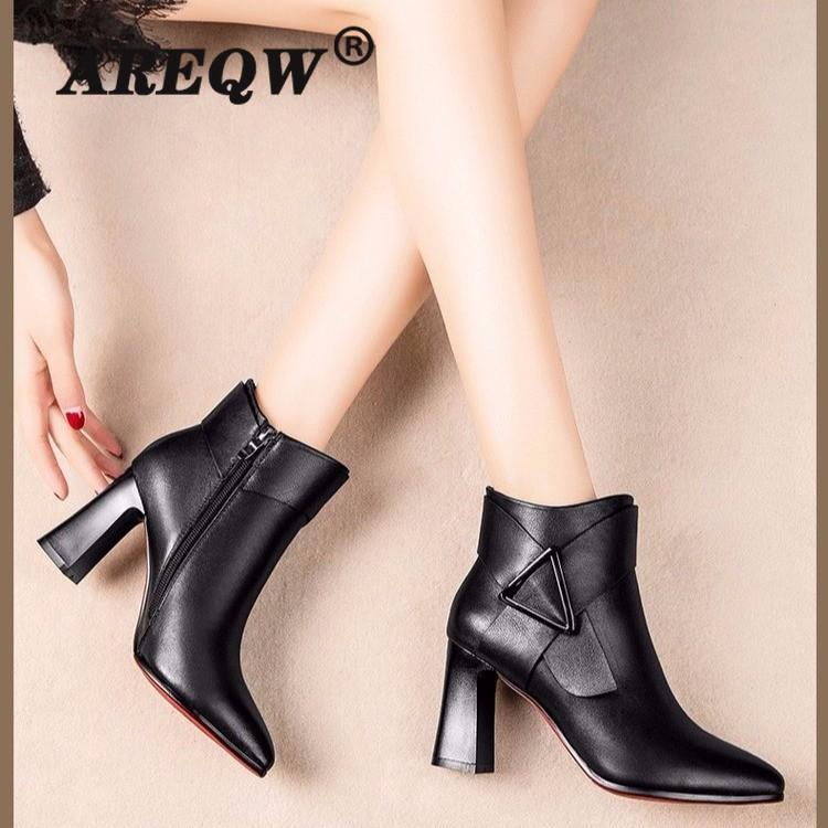 New 2020 Winter Thick with Thick Bottom British Locomotive Boots Cylinder Knight Ladies Mid Calf Boots Motorcycle, Black
New 2020 Winter Thick with Thick Bottom British Locomotive Boots Cylinder Knight Ladies Mid Calf Boots Motorcycle, Black