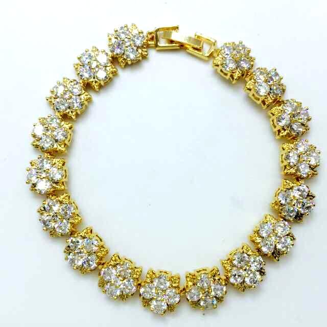 European flower Cut Cubic Zircon Bracelet Romantic Gold color Cubic Zirconia Bride Bangle Bracelet
European flower Cut Cubic Zircon Bracelet Romantic Gold color Cubic Zirconia Bride Bangle Bracelet