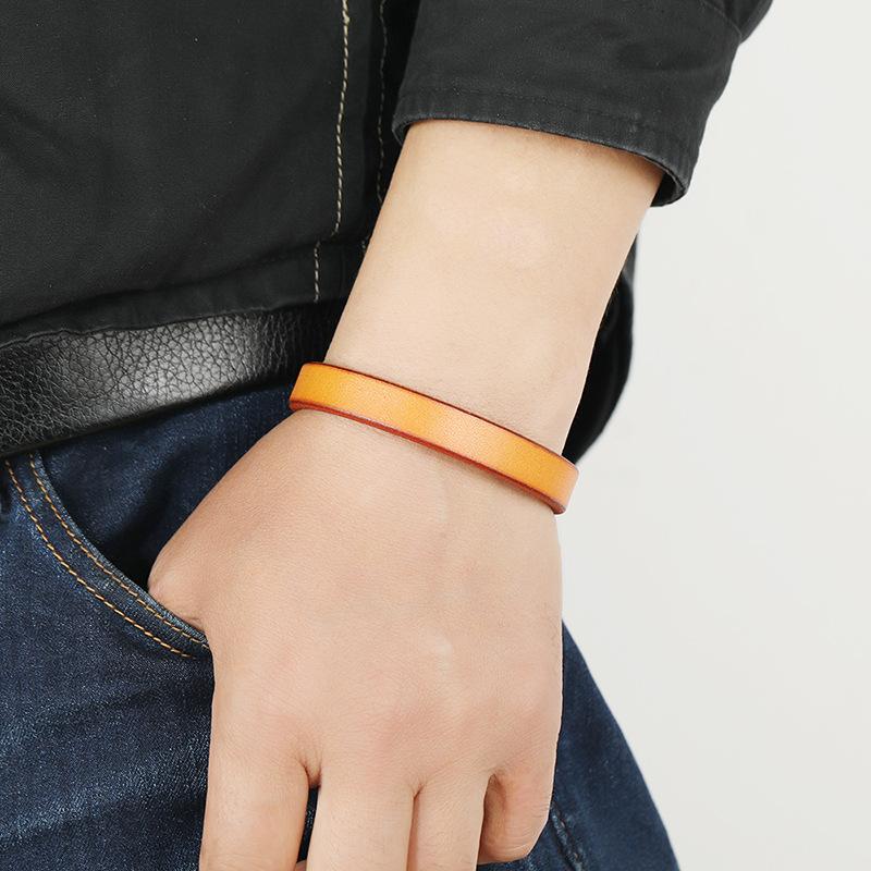Vintage Brown Leather Bracelet for Men Jewelry Metal Magnet Charms Wrap Bracelets for Women New Year Gifts
Vintage Brown Leather Bracelet for Men Jewelry Metal Magnet Charms Wrap Bracelets for Women New Year Gifts