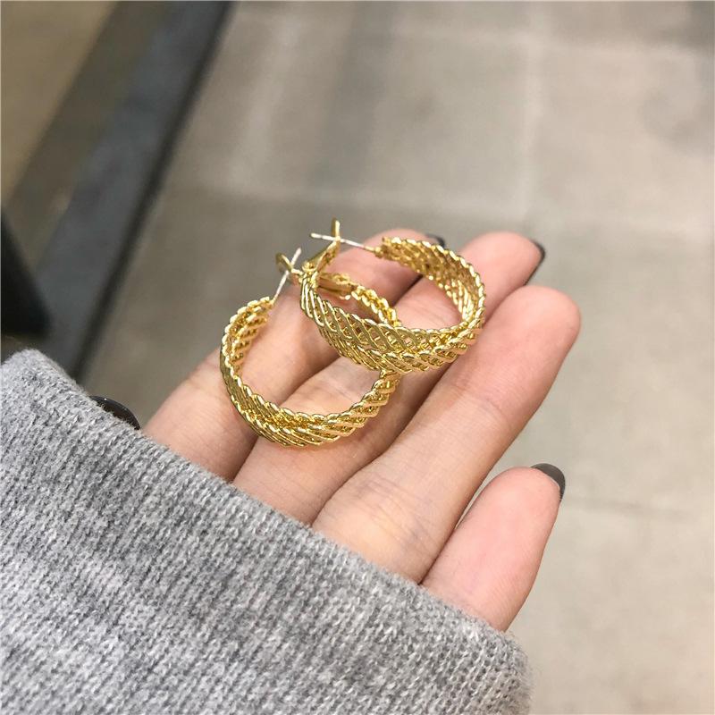Fashion Statement Stud Earrings Gold prepared by chain Geometric Round Earrings For Women Modern Female Jewelry
Fashion Statement Stud Earrings Gold prepared by chain Geometric Round Earrings For Women Modern Female Jewelry