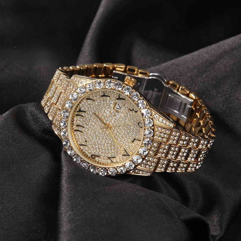 Wristwatches the Hip Hop Big Dial Full Iced Out Arabic Numerals Watches Stainless Steel Fashion Luxury Rhinestones Quartz Watch 221230
Wristwatches the Hip Hop Big Dial Full Iced Out Arabic Numerals Watches Stainless Steel Fashion Luxury Rhinestones Quartz Watch 221230