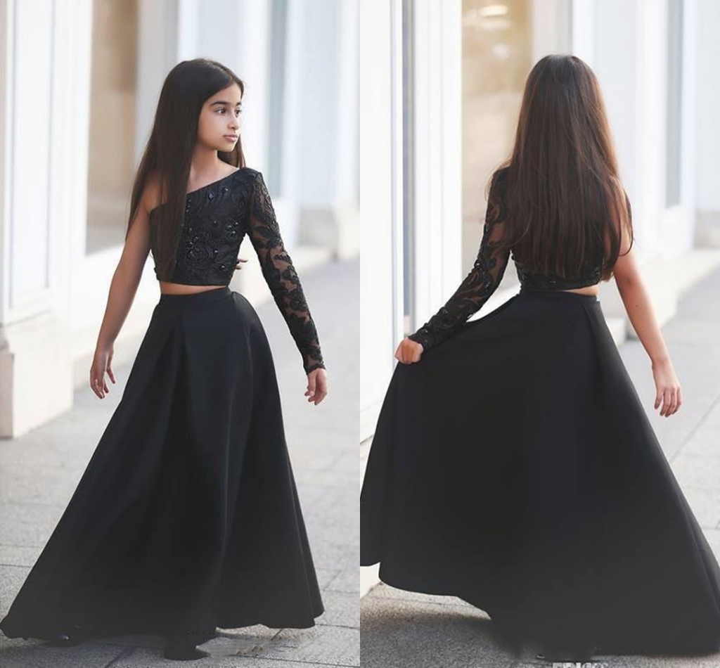 Black One Shoulder Junior Bridesmaid Dresses Two Piece Floor Length Appliques Flower Girl Dress for Wedding Child Birthday Party Gowns, White;blue
Black One Shoulder Junior Bridesmaid Dresses Two Piece Floor Length Appliques Flower Girl Dress for Wedding Child Birthday Party Gowns, White;blue