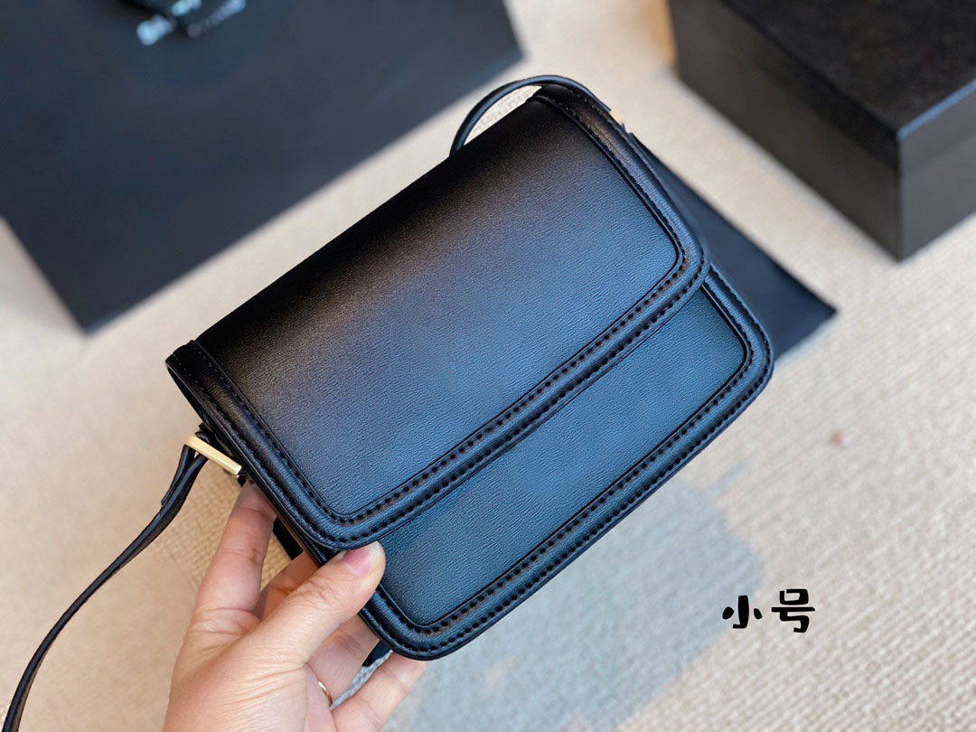 Luxury fashion brand designer mini17*14cm classic messenger bag leather handbag lady 3A + high quality soft leather shoulder bag fannypack, No bag
Luxury fashion brand designer mini17*14cm classic messenger bag leather handbag lady 3A + high quality soft leather shoulder bag fannypack, No bag