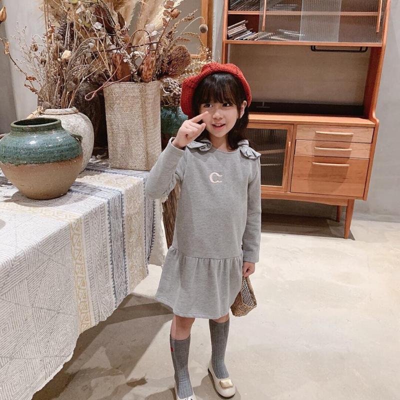 girls dress gray color o-neck long sleeve fleece lining baby girls dresses, As pic
girls dress gray color o-neck long sleeve fleece lining baby girls dresses, As pic