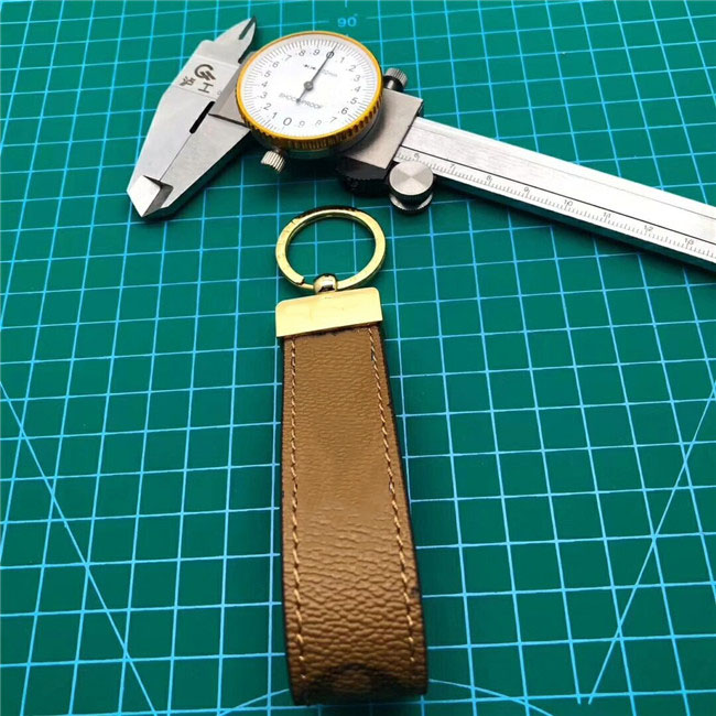 Fashion Key Buckle Car Keychain Handmade Leather Keychains Men Women Bag Pendant Accessories with Box luxurys designers bags Handbags919
Fashion Key Buckle Car Keychain Handmade Leather Keychains Men Women Bag Pendant Accessories with Box luxurys designers bags Handbags919