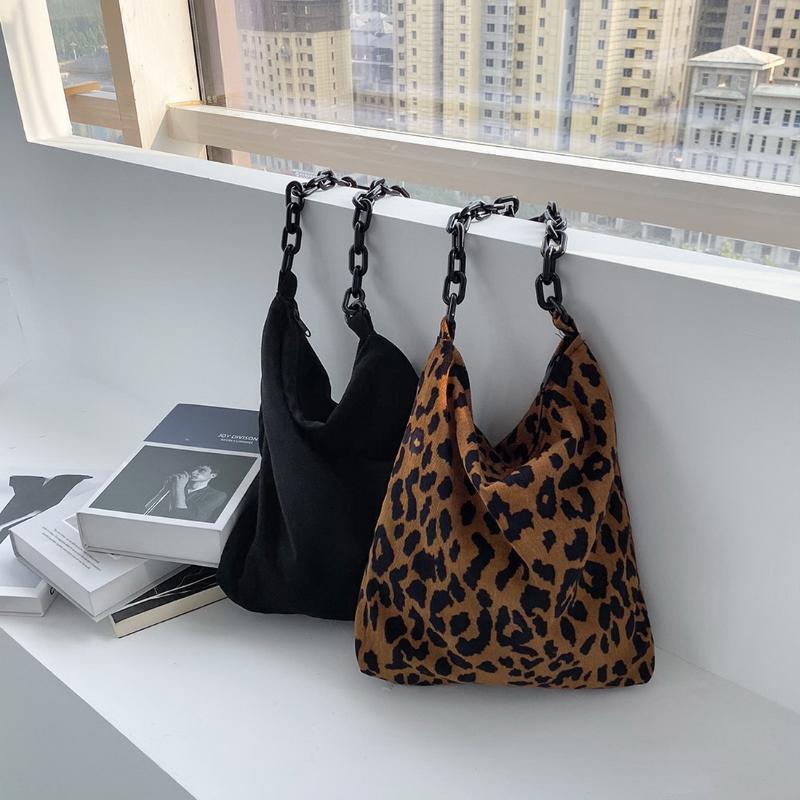 2021 New Winter Corduroy Shoulder Bags Luxury Retro Leopard Pattern Handbag Chain Bags For Women Female Warm Soft Crossbody Tote, Black
2021 New Winter Corduroy Shoulder Bags Luxury Retro Leopard Pattern Handbag Chain Bags For Women Female Warm Soft Crossbody Tote, Black