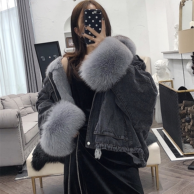 2020 Denim Parka Women Winter Jacket Real Fox Fur Collar Cuffs Rabbit Lining Warm Loose Outerwear Streetwear Removable 201124
2020 Denim Parka Women Winter Jacket Real Fox Fur Collar Cuffs Rabbit Lining Warm Loose Outerwear Streetwear Removable 201124