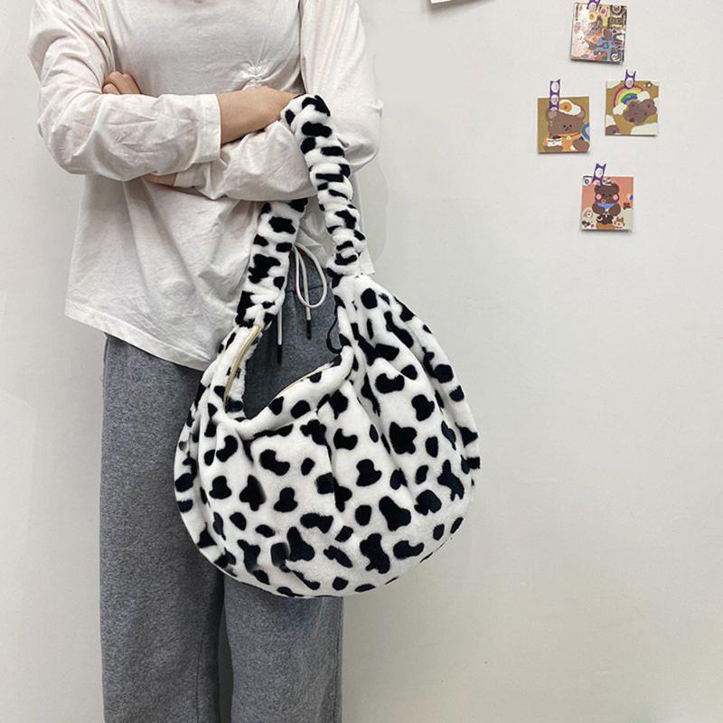 Fashion Pleated Autumn Winter Plush Women Large Capacity Crossbody Bags Casual Cow Printed Ladies Daily Shoulder Handbags, Cow pattern
Fashion Pleated Autumn Winter Plush Women Large Capacity Crossbody Bags Casual Cow Printed Ladies Daily Shoulder Handbags, Cow pattern