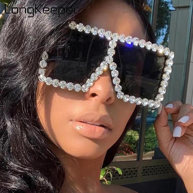2021 Luxury Oversized Crystal Sunglasses Women Square Rhinestone Sun Glasses Men Fashion Vintage Shades feminino
2021 Luxury Oversized Crystal Sunglasses Women Square Rhinestone Sun Glasses Men Fashion Vintage Shades feminino