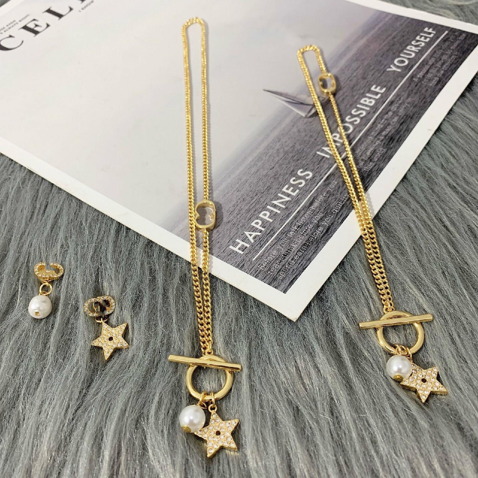 New designer jewelry letter tassel Star Necklace women online celebrity double Bracelet asymmetric Earrings, Golden;silver
New designer jewelry letter tassel Star Necklace women online celebrity double Bracelet asymmetric Earrings, Golden;silver