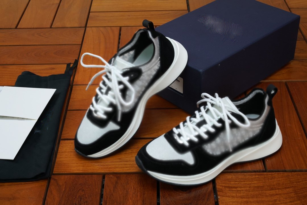 2021 New Runner Sneaker Oblique black suede Men Platform Shoes 100% genuine Leather Low top Mesh and suede upper Lace-up Casual Shoes
2021 New Runner Sneaker Oblique black suede Men Platform Shoes 100% genuine Leather Low top Mesh and suede upper Lace-up Casual Shoes
