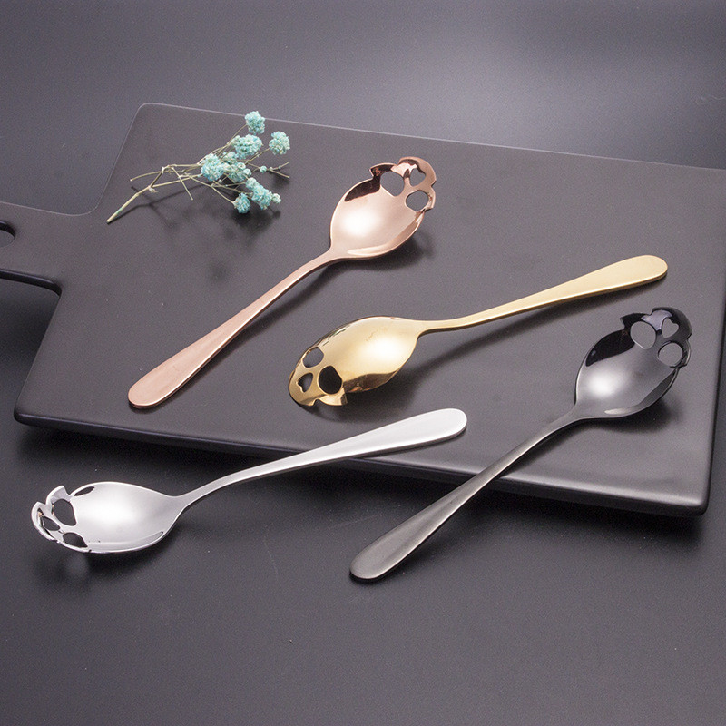 European style Stainless Steel Skull Spoons Hollow stirring Coffee Tea Spoons Creative seasoning spoon FF264
European style Stainless Steel Skull Spoons Hollow stirring Coffee Tea Spoons Creative seasoning spoon FF264