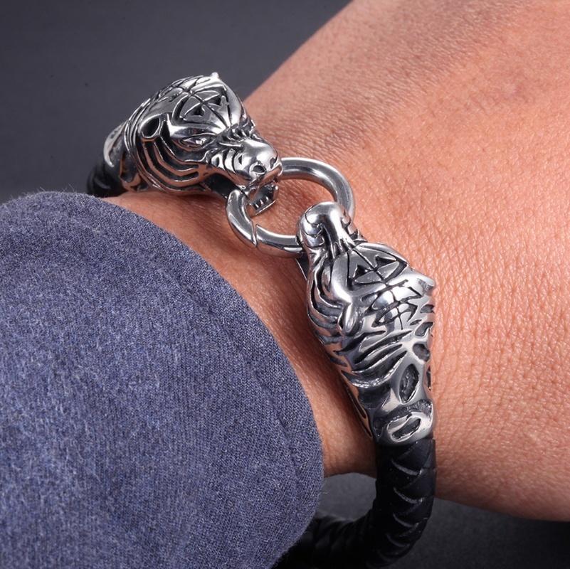 Creative Personality Animal Series Domineering Tiger Head Titanium Steel Mens Braided Leather Rope Men Bracelet Jewelry
Creative Personality Animal Series Domineering Tiger Head Titanium Steel Mens Braided Leather Rope Men Bracelet Jewelry