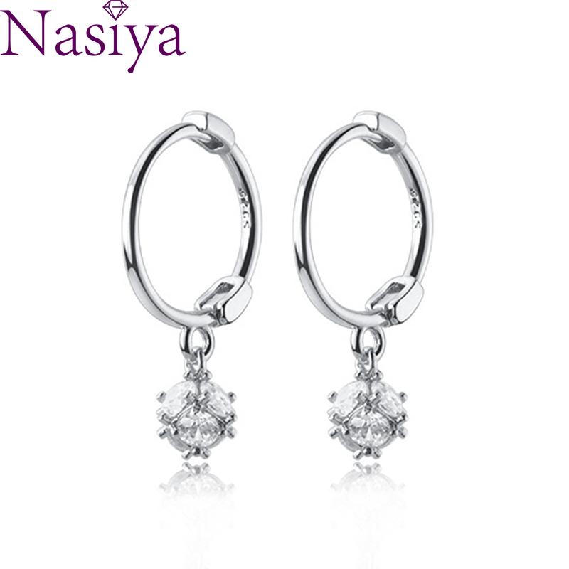 925 Sterling Silver Hoop Earrings Korean Temperament Zircon Ball Short Ear Buckle Female Exquisite Earring Women Jewelry
925 Sterling Silver Hoop Earrings Korean Temperament Zircon Ball Short Ear Buckle Female Exquisite Earring Women Jewelry