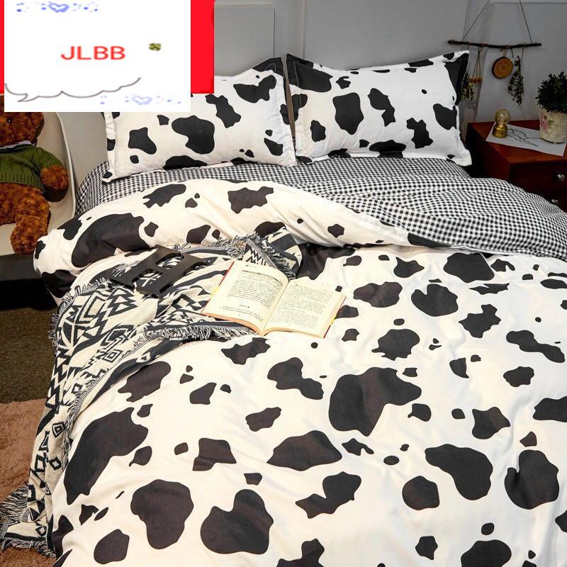 2021 New Arrival Black Double sided Bed Linings Concise Style Bedding Set Quilt Cover Sheet Pillowcase Cover Bed 4pcs/set, Random pillowcase
2021 New Arrival Black Double sided Bed Linings Concise Style Bedding Set Quilt Cover Sheet Pillowcase Cover Bed 4pcs/set, Random pillowcase