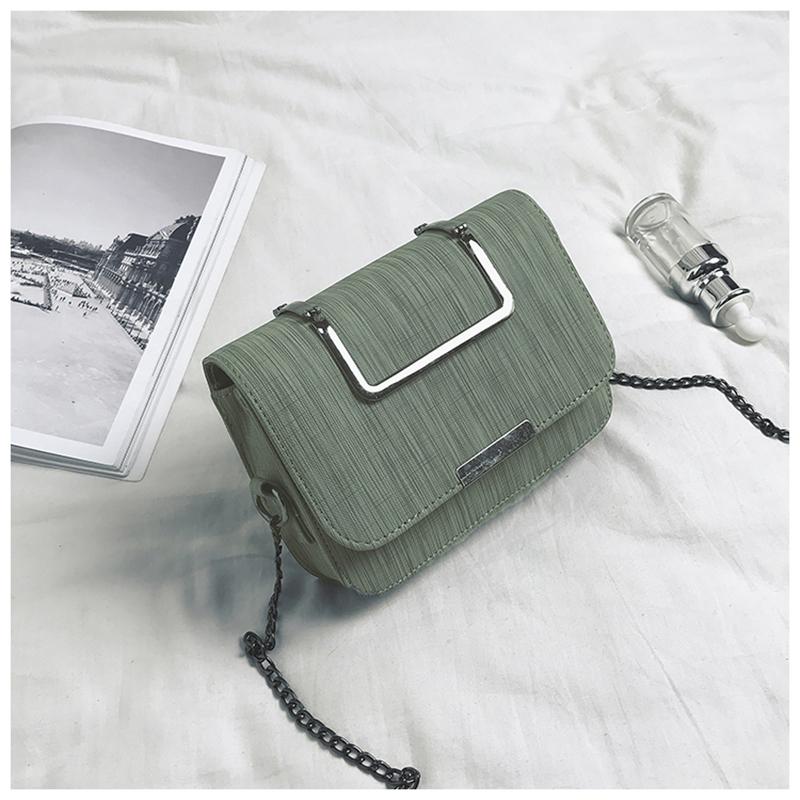 2020 New Women's Leather Bag Leisure Versatile Messenger Bag Iron Chain Mini Texture Portable Shoulder Cow Leather Flap Soft, Black
2020 New Women's Leather Bag Leisure Versatile Messenger Bag Iron Chain Mini Texture Portable Shoulder Cow Leather Flap Soft, Black