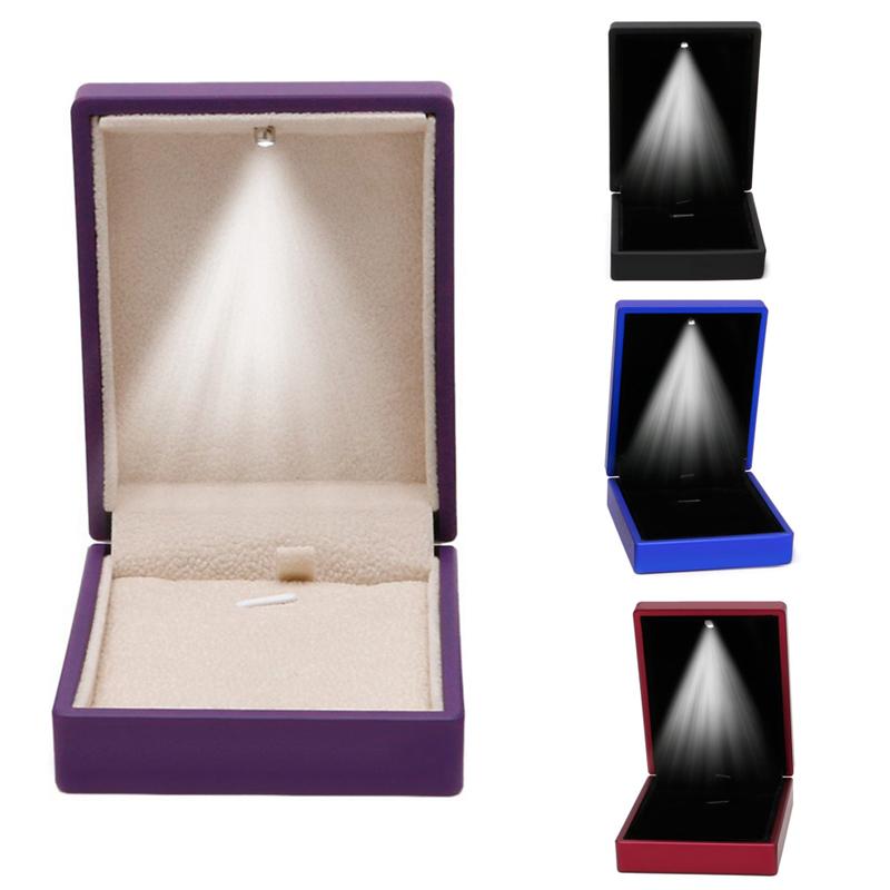 LED Lighted Necklace Box Rubber + Plush Pendant Case for Jewelry Display Wedding Valentine's Day Gift
LED Lighted Necklace Box Rubber + Plush Pendant Case for Jewelry Display Wedding Valentine's Day Gift