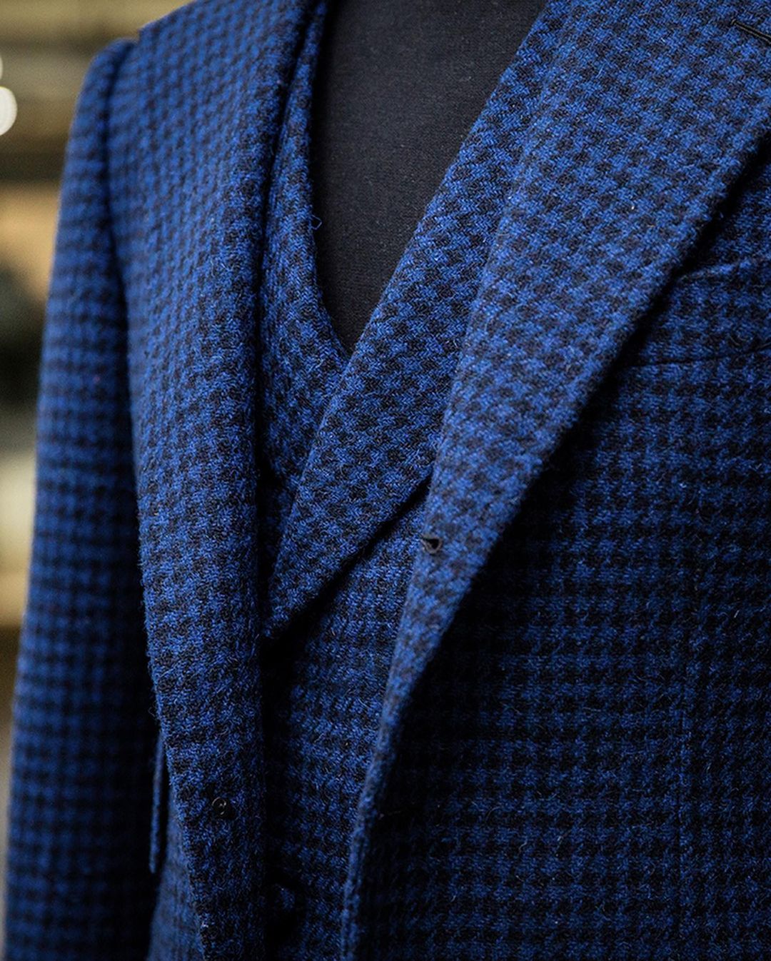 Vintage Mens Designer Suits Three-piece Wool Blend Peaked Lapel Groom Tuxedos Customized Made jacket Vest and pants Business Men Suits