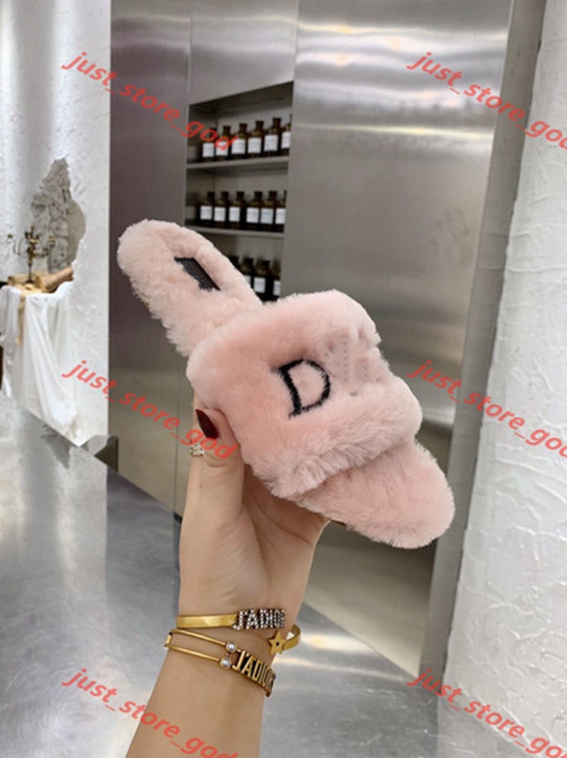 2021 new Mink Fur Women Home Slippers with Fur,lin456 Soft Suite Flat Mules luxurys design Slippers for Women Brown Homey Shoes, Black;red
2021 new Mink Fur Women Home Slippers with Fur,lin456 Soft Suite Flat Mules luxurys design Slippers for Women Brown Homey Shoes, Black;red