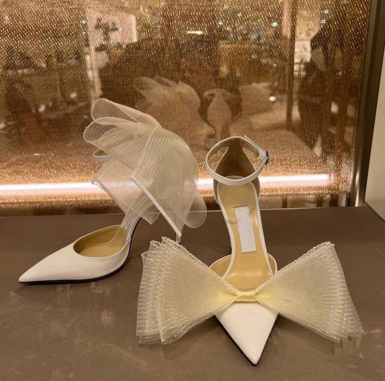 Elegant Brands Averly Sandals Shoes Stiletto Heels Women Bow-embellishment Pumps Bridal Wedding Dress Sexy Aveline Lady High Heels EU35-43
Elegant Brands Averly Sandals Shoes Stiletto Heels Women Bow-embellishment Pumps Bridal Wedding Dress Sexy Aveline Lady High Heels EU35-43