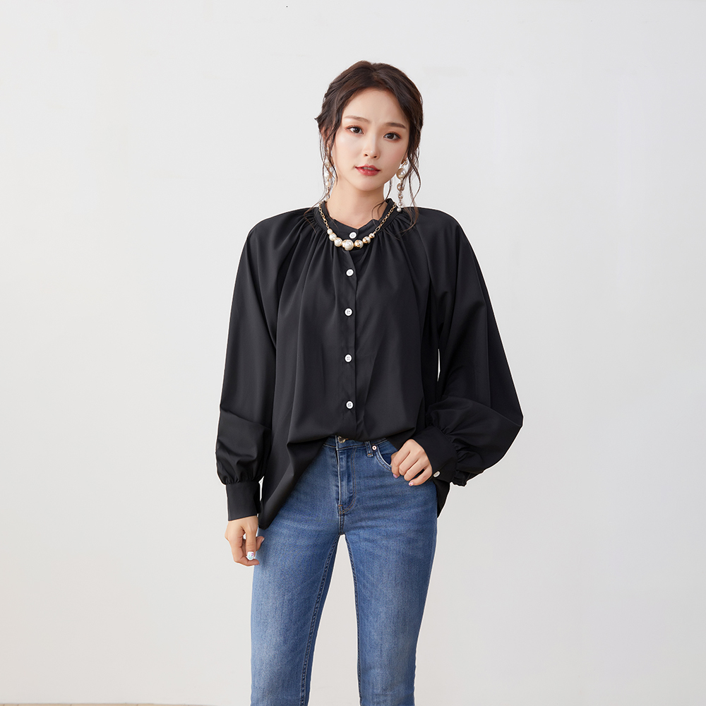 2021 Women Shirts Japan South Korea Fashion Autumn Winter New Blouse Round Neck Pleated Tops Single-breasted Black HEY7
2021 Women Shirts Japan South Korea Fashion Autumn Winter New Blouse Round Neck Pleated Tops Single-breasted Black HEY7