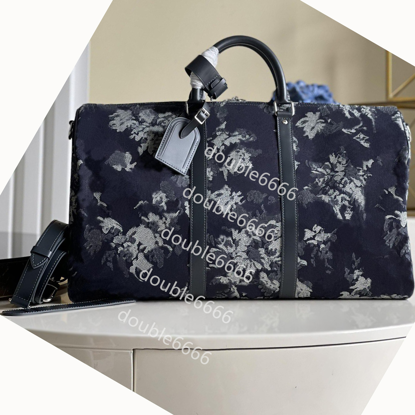 Top qualitys large capacity women travel bags classical designer high quality men shoulder duffel bags carry on luggage new 57285
Top qualitys large capacity women travel bags classical designer high quality men shoulder duffel bags carry on luggage new 57285