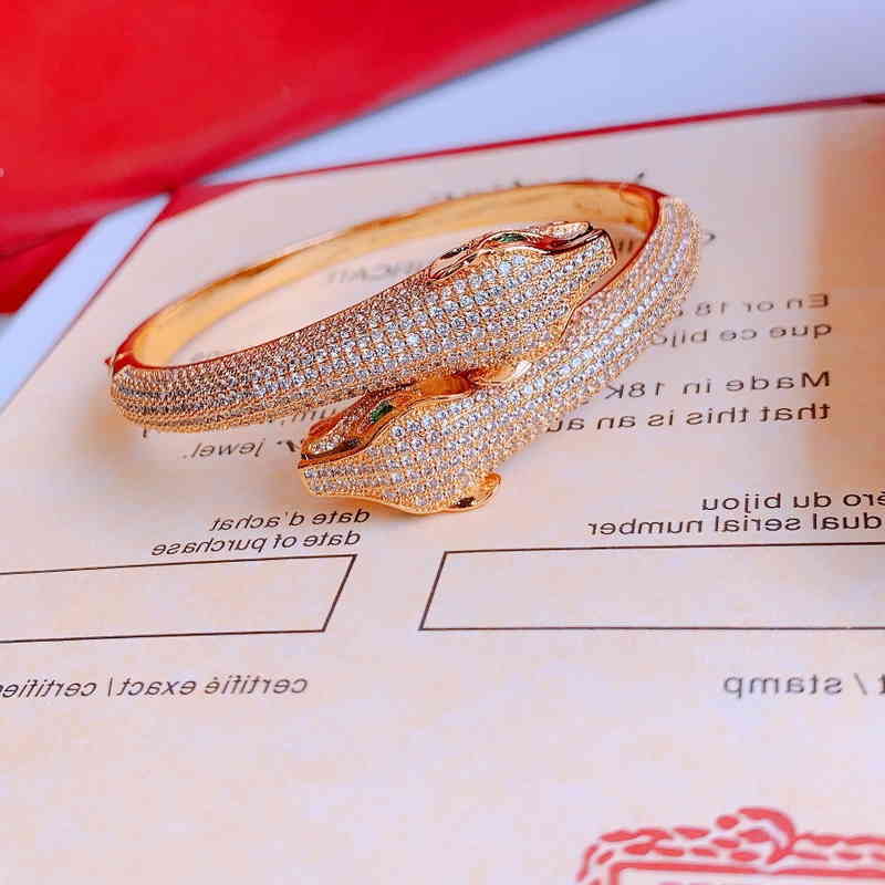 Panthere Series Official Reproductions Bangle Advanced Vintage Bangle for Women Designer Brand 18k Gold Plated Fashion with
Panthere Series Official Reproductions Bangle Advanced Vintage Bangle for Women Designer Brand 18k Gold Plated Fashion with