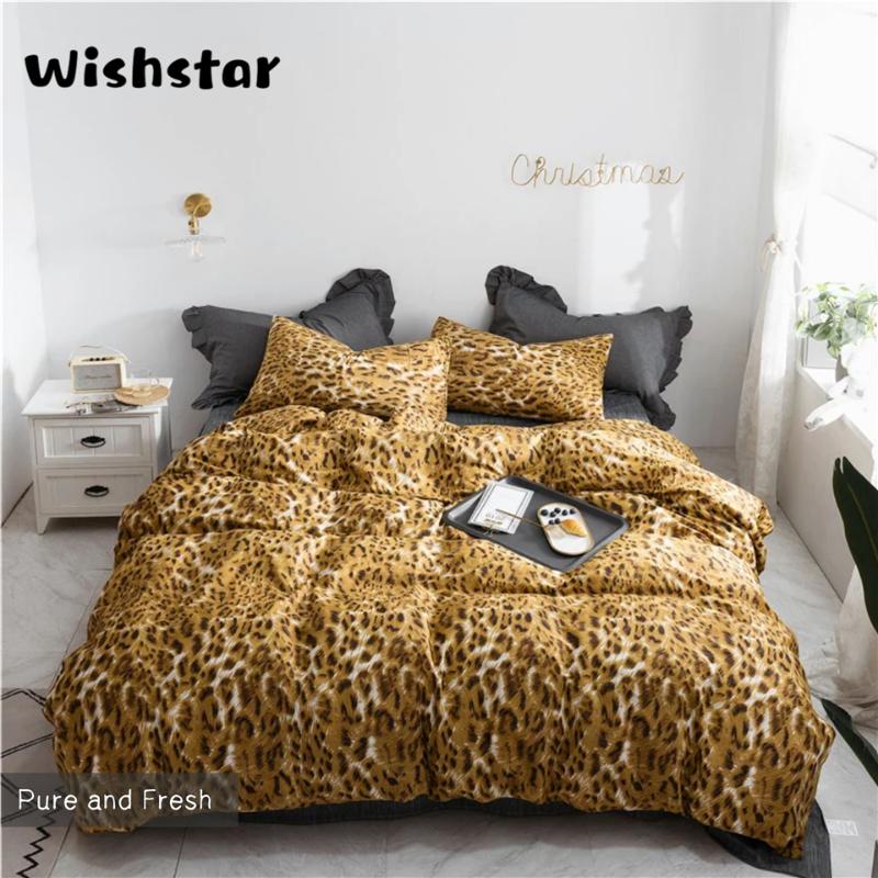 Gold Leopard Sexy Cotton Duvet Cover Set Queen King Bed Set White Print Bed Linen AB Side Cover 150 Nordic Bedspread
Gold Leopard Sexy Cotton Duvet Cover Set Queen King Bed Set White Print Bed Linen AB Side Cover 150 Nordic Bedspread