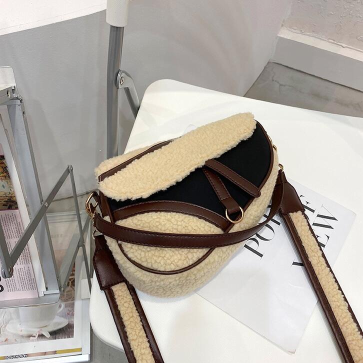 Factory wholesale women handbag winter new plush women shoulder bag street trend flannel with leather messenger bag fashion handbag, Black;red
Factory wholesale women handbag winter new plush women shoulder bag street trend flannel with leather messenger bag fashion handbag, Black;red
