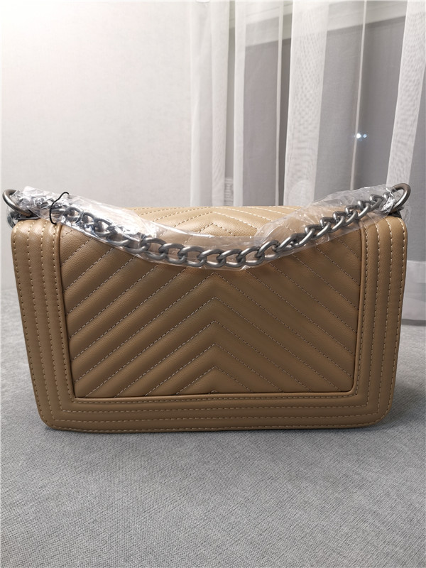 Handbag Sale Europe and America women bag fashion shoulder chain leather famous messenger handbags high quality V-shaped pattern wallet purse
Handbag Sale Europe and America women bag fashion shoulder chain leather famous messenger handbags high quality V-shaped pattern wallet purse