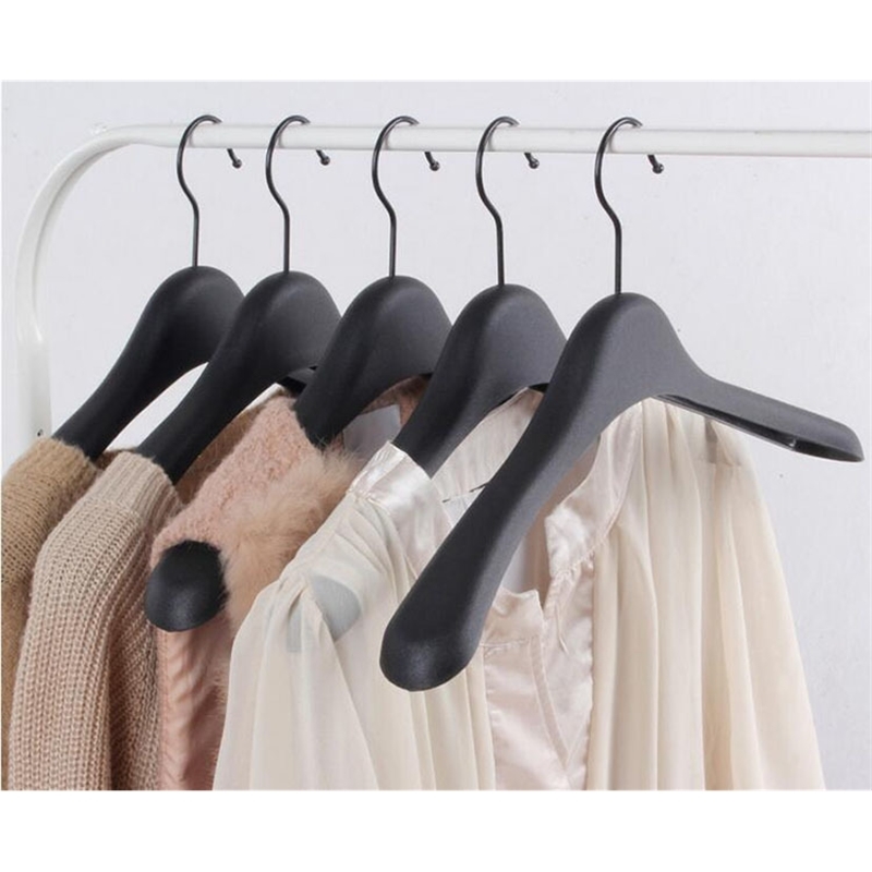 Jetdio Black Thick Wide Shoulder Plastic Clothes Hanger for Coats Jacket and Fur 10 Pieces Lot T2002115478942
