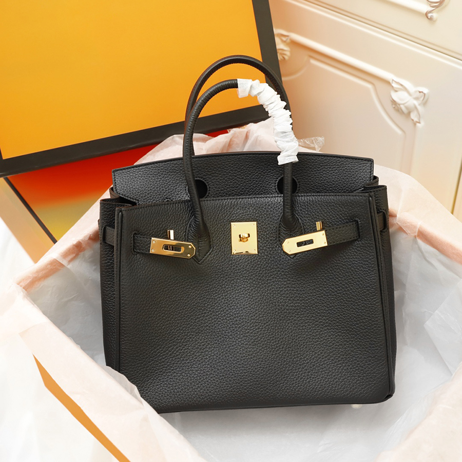 9A top quality bag women purse Designer Tote Bags Handmade Luxury designer Handbags classic fashion Togo leather wallet pochette clutch serial code With Box, Gray gold hardware
9A top quality bag women purse Designer Tote Bags Handmade Luxury designer Handbags classic fashion Togo leather wallet pochette clutch serial code With Box, Gray gold hardware