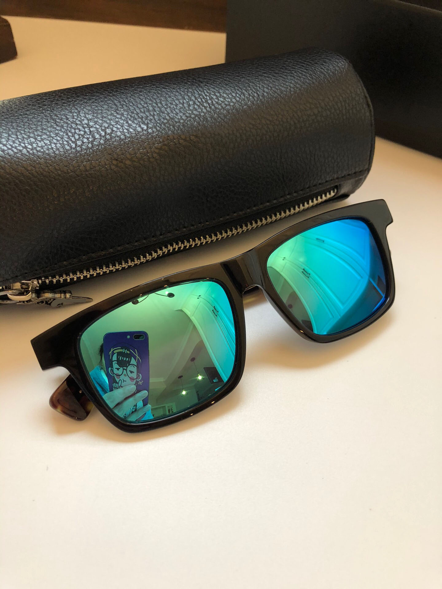 Mens Sunglasses For Men Womens Sun Glasses Women Fashion Style Protects Eyes UV400 Lens Top Quality With Case 12, White;black
Mens Sunglasses For Men Womens Sun Glasses Women Fashion Style Protects Eyes UV400 Lens Top Quality With Case 12, White;black