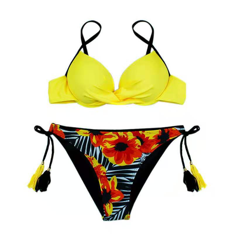 2020 new fast selling popular candy color digital print open back European and American sexy split bikini swimsuit for women 521 
2020 new fast selling popular candy color digital print open back European and American sexy split bikini swimsuit for women 521
