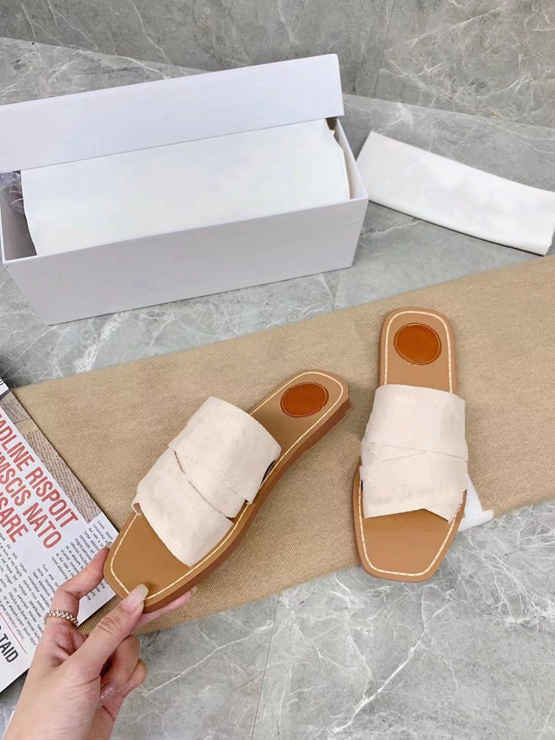 2021 new Hot sale Women Woody Mules Fflat Slipper Deis Lady Lettering Fabric Outdoor Leather Sole Slide Sandal size 35-42
2021 new Hot sale Women Woody Mules Fflat Slipper Deis Lady Lettering Fabric Outdoor Leather Sole Slide Sandal size 35-42