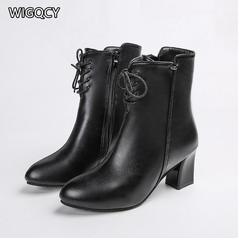 2020 Autumn New Women's Thick Heel Round Toe Short Boots Fashion Leather Square Heel Boots Side Zipper Women's, Black
2020 Autumn New Women's Thick Heel Round Toe Short Boots Fashion Leather Square Heel Boots Side Zipper Women's, Black